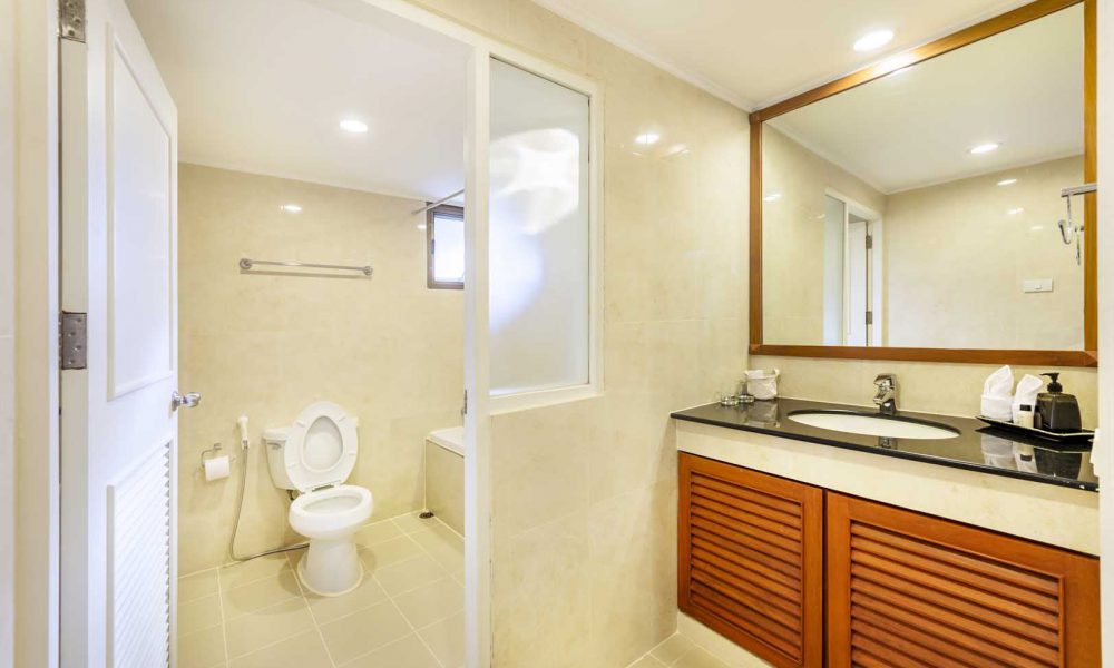 Main Bathroom